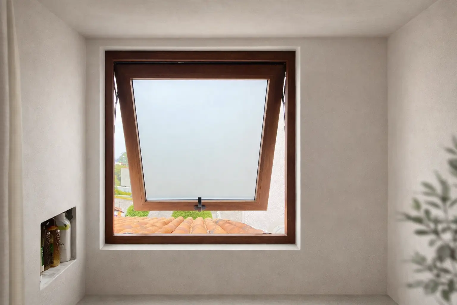 Gran ventanal fijo y corredizo de PVC con acabado madera y cristales esmerilados para privacidad en interiores. Instalación de alta precisión técnica por Habitare Integral en Pedregal CDMX